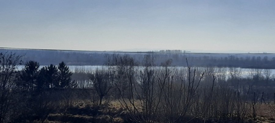 Plac sa pogledom na Dunav-Belegis - 13