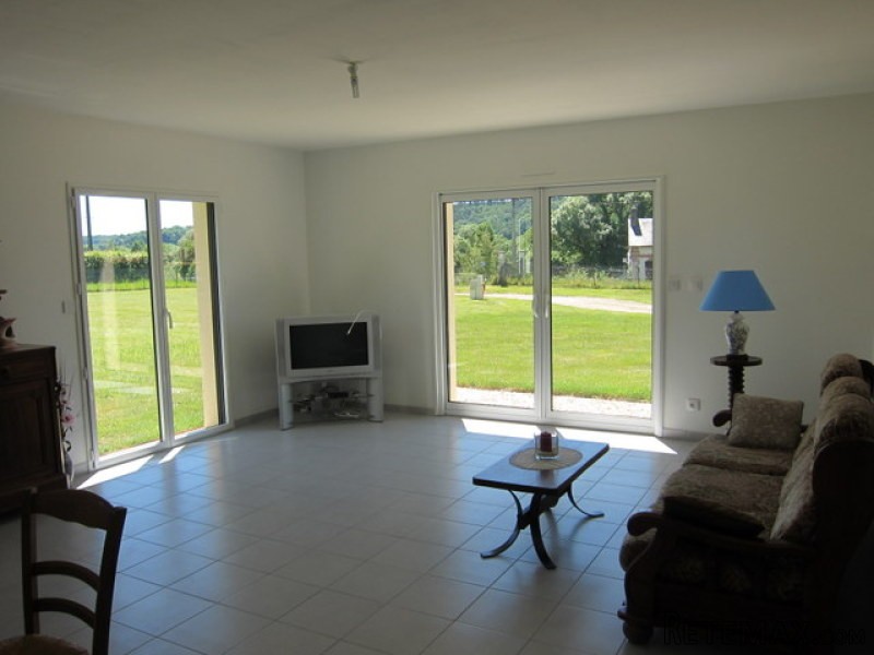 Contemporary House in Good Condition - 2