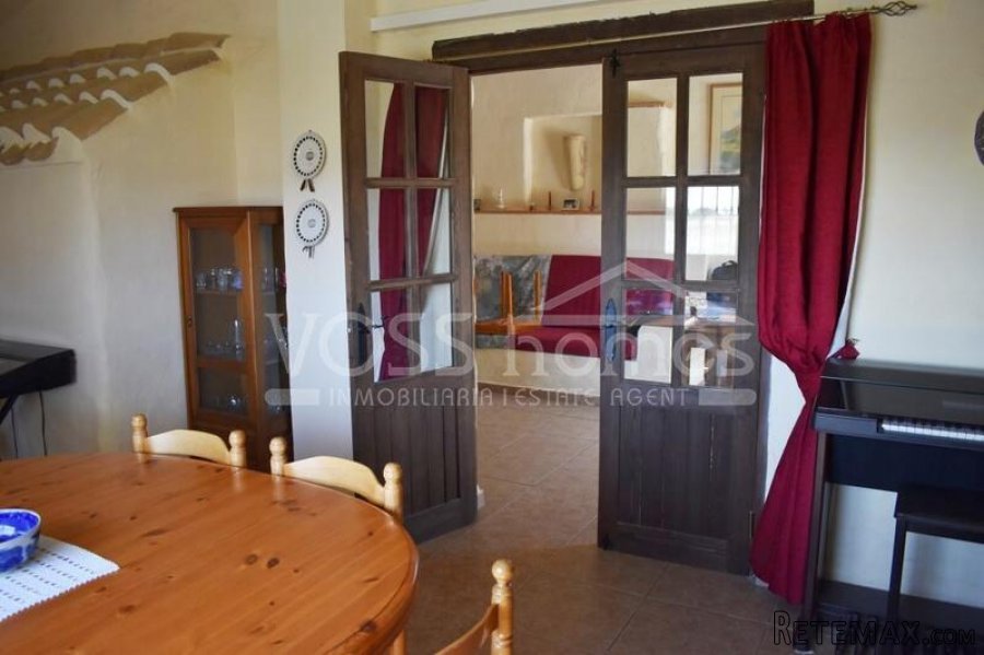 EXCLUSIVE TO VOSS HOMES - A lovely, larger than average.. - 14