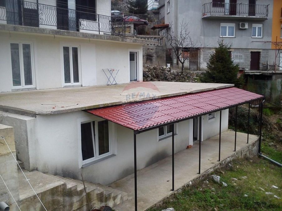 Matulji, Trinajstići samostojeća kuća sa 4 stana - 4
