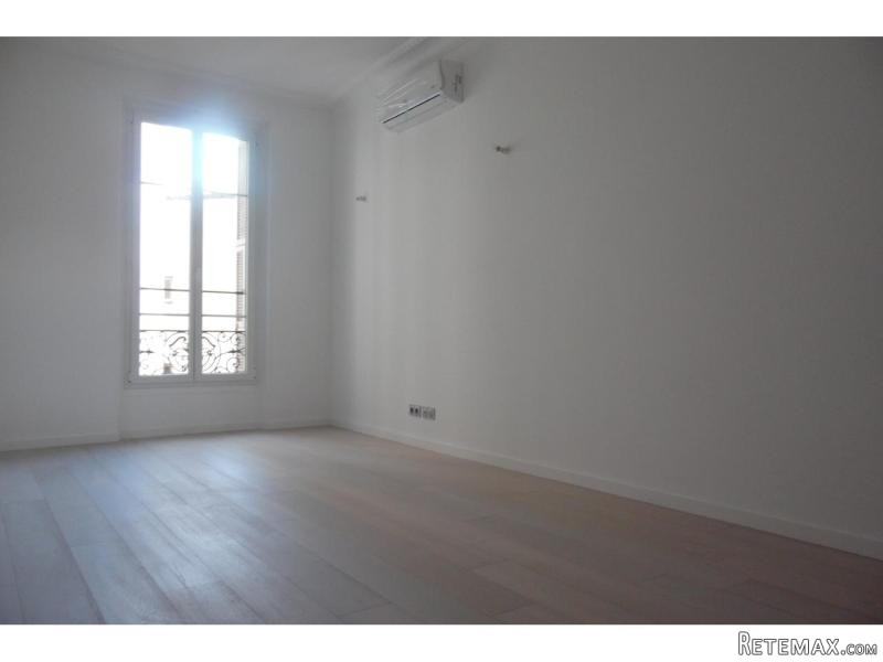 Newly Renovated One Bed In Carre D'or - 2