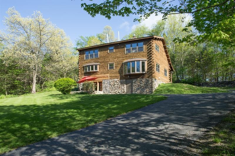 3 bedroom House For Sale: 115 Skidmore.. - 2