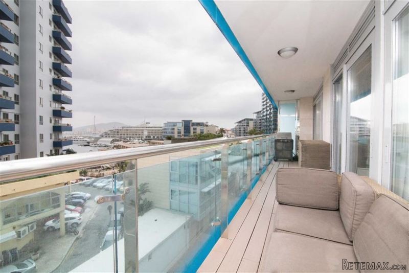 2 bed apartment in Ocean Village - 2