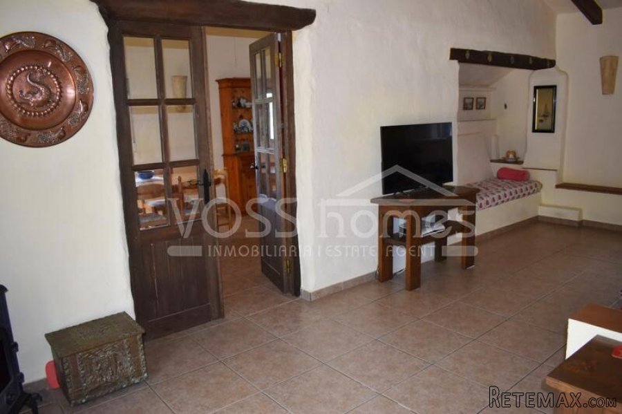 EXCLUSIVE TO VOSS HOMES - A lovely, larger than average.. - 16