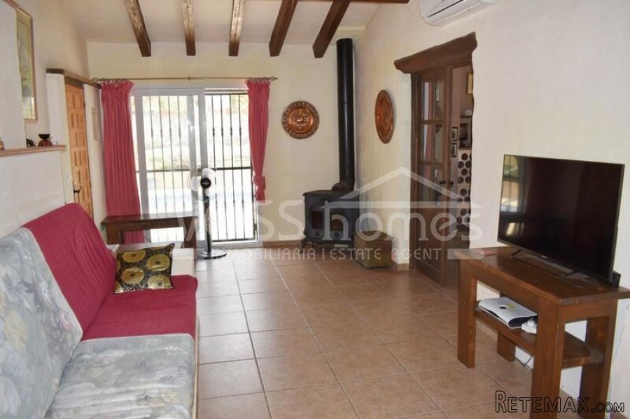 EXCLUSIVE TO VOSS HOMES - A lovely, larger than average.. - 18