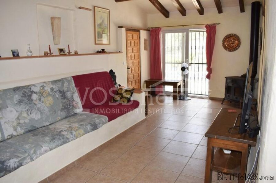 EXCLUSIVE TO VOSS HOMES - A lovely, larger than average.. - 19