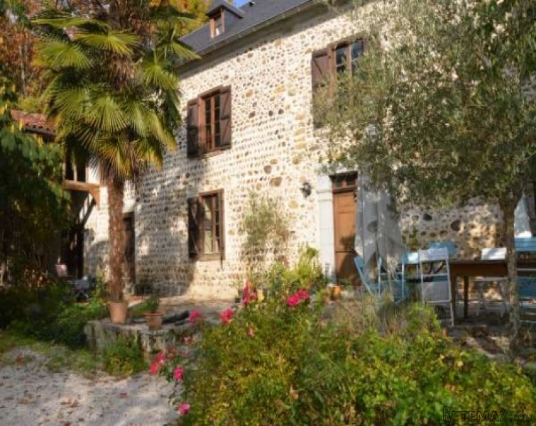 Large stone farmhouse in private.. - 2