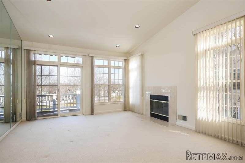 3 bedroom House For Sale: 72 Doral.. - 2