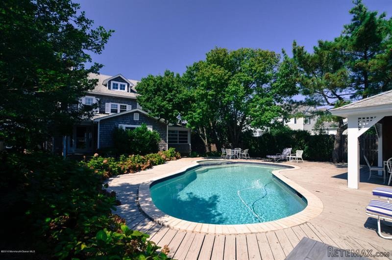 7 bedroom Detached House For Sale: 962.. - 2