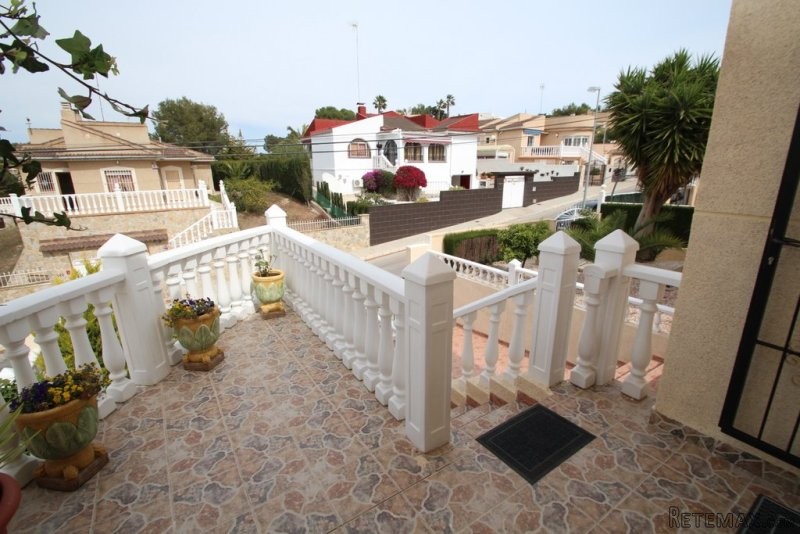2 Bedrooms - Villa - Alicante - For Sale