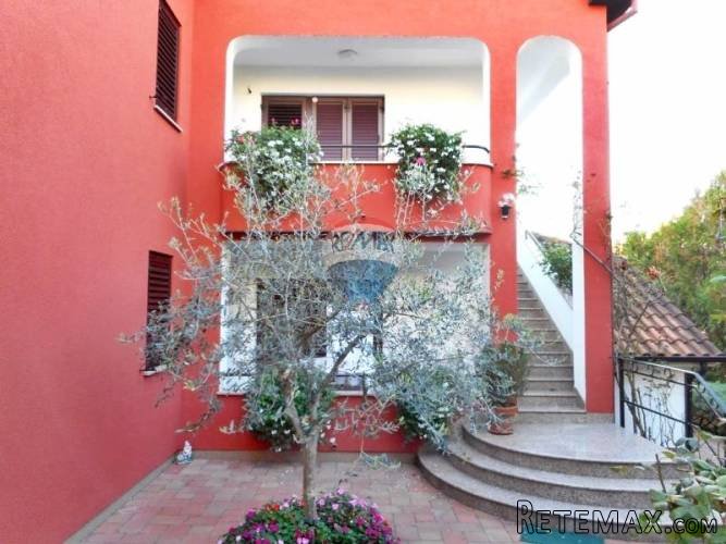 POREČ-apartmanska kuća