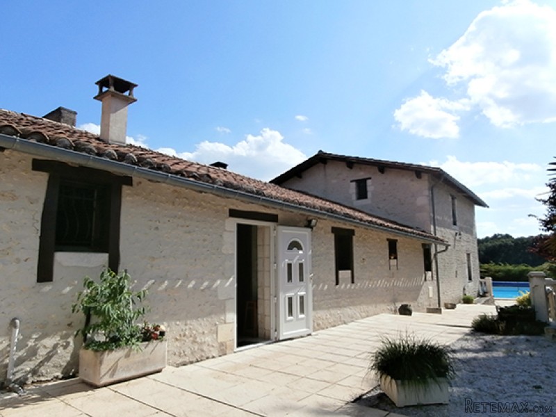 Beautifully Renovated Country House..