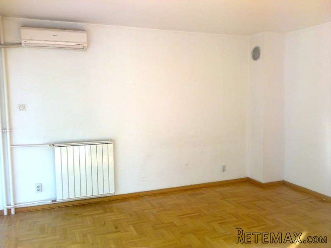 Konjarnik, novogradnja, 3,0 soban, 2 mc, terasa, klima -.. - 3