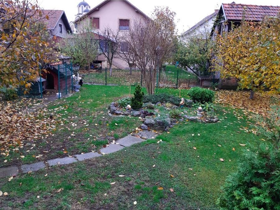 Prodajem kucu u Indjiji - 25