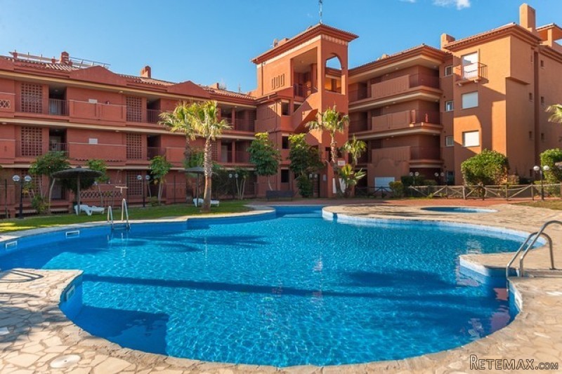 2 Bedroom Middle Floor Apartment