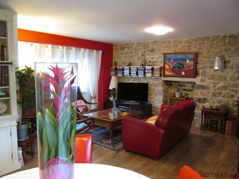 4 Bedrooms - Maison - For Sale - 2