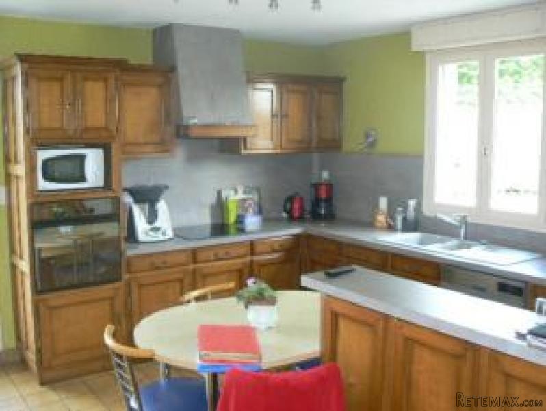 Neat Detached House in Nice Setting - 2