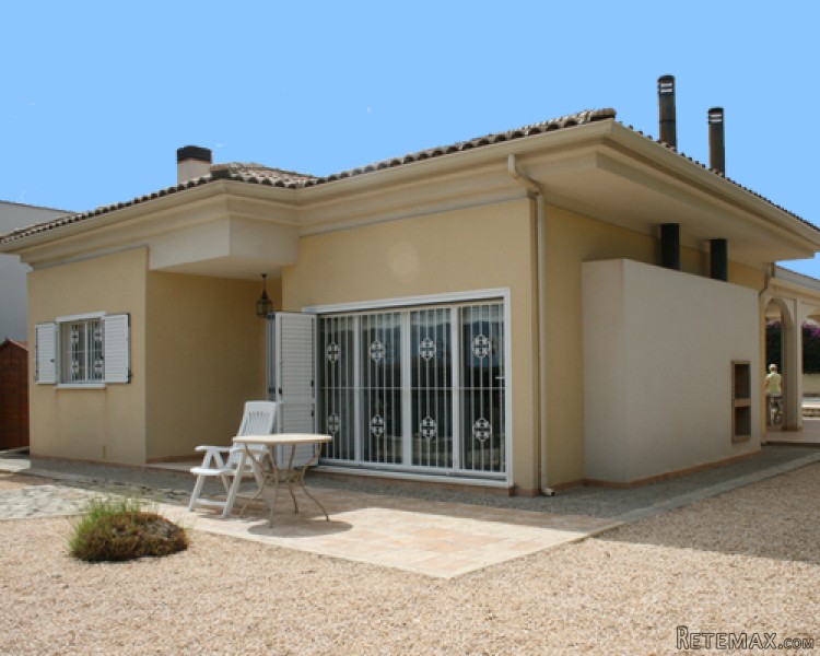 3 Bedrooms - Villa - Alicante - For Sale