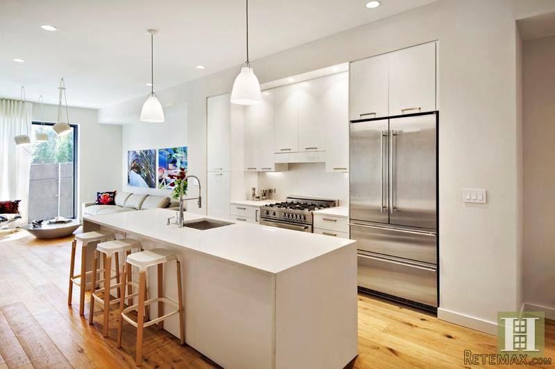 4 bedroom Apartment For Sale: 8.. - 2