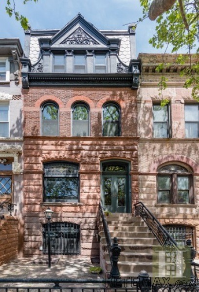 5 bedroom Town House For Sale: 575..