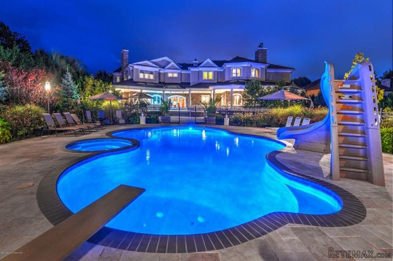 6 bedroom Detached House For Sale: 211.. - 2