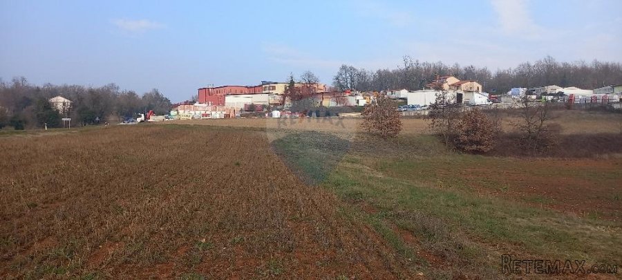 Okolica Pazina, građevinsko zemljište gospodarska zona - 2