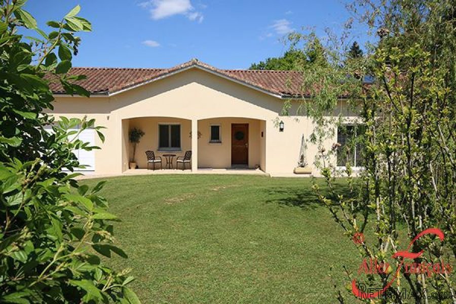 Massignac (Charente) - Very impressive, edge of village..