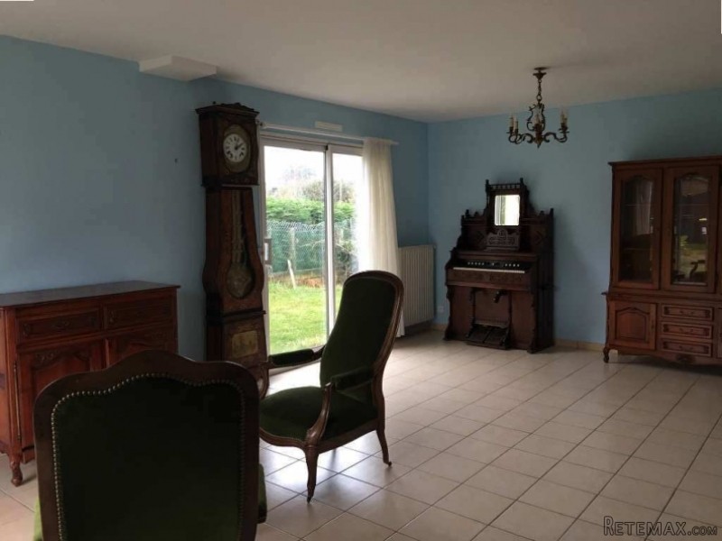 4 Bedroom House For Sale - 2