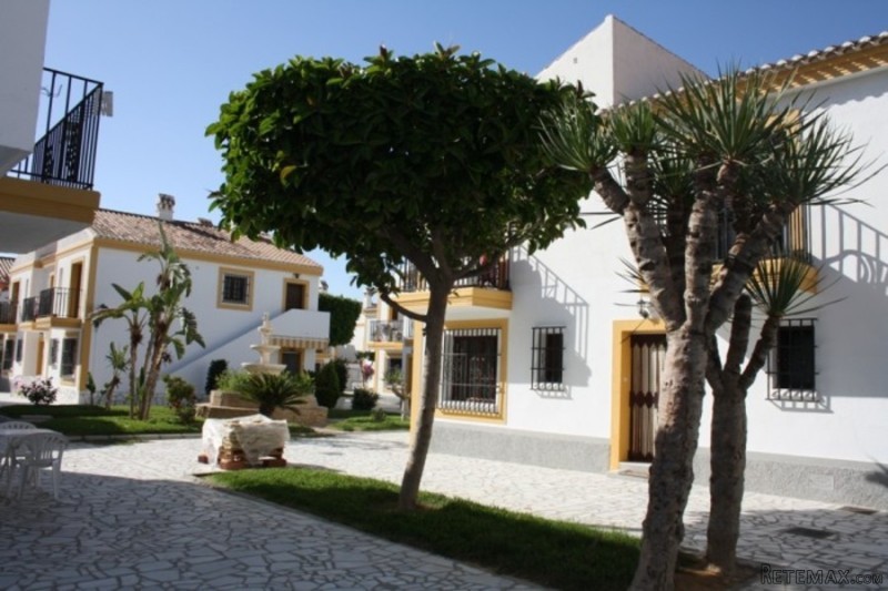 Town House / Village House in Vera