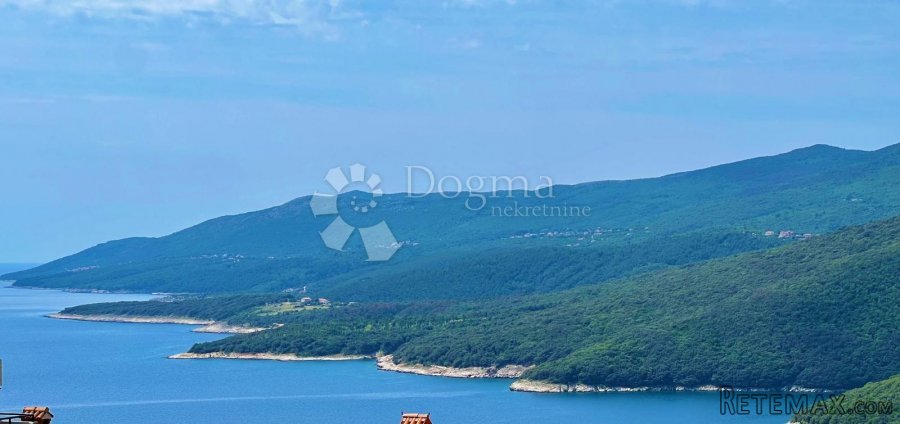 OSUNČANI STAN SA DVIJE TERASE, POGLED MORE!