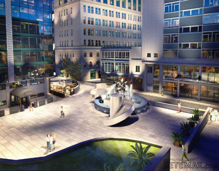 Strand Plaza