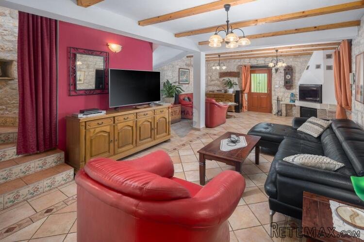 TINJAN, okolica- kamena vila sa 7000 m2 okućnice - 5