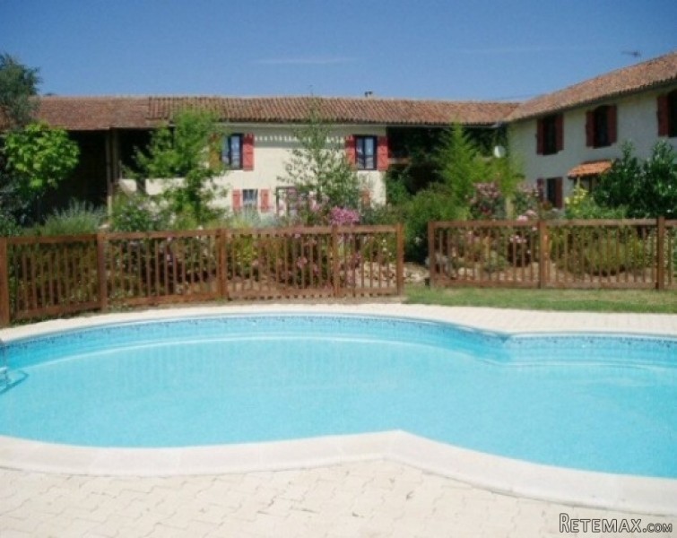 Country house with established gite &..