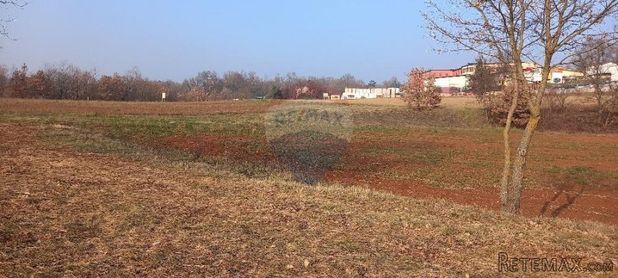 Okolica Pazina, građevinsko zemljište gospodarska zona - 8