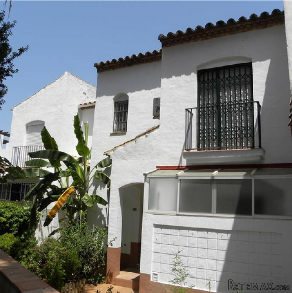 3 bedroom town house for sale