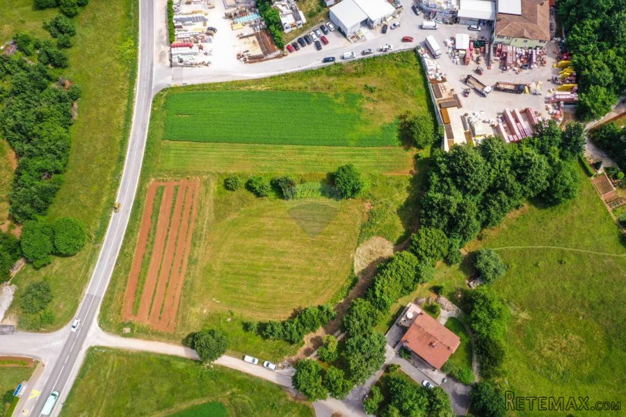 Okolica Pazina, građevinsko zemljište gospodarska zona - 9