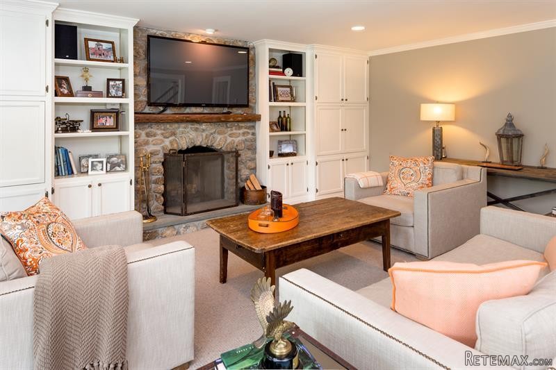5 bedroom House For Sale: 7 Holman Lane.. - 2