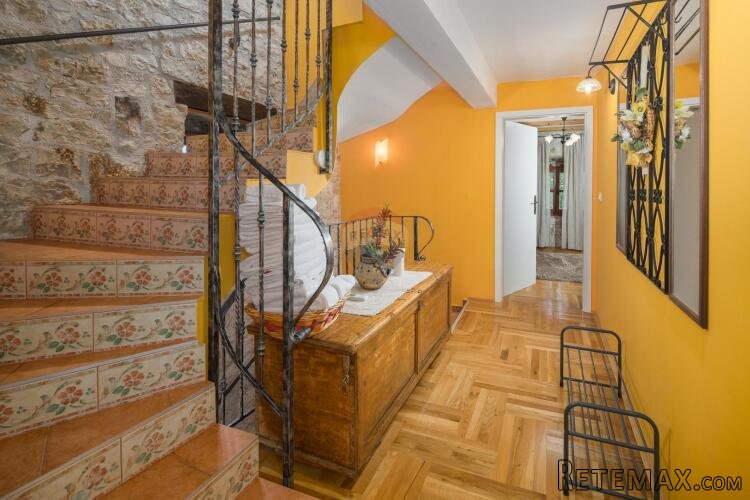 TINJAN, okolica- kamena vila sa 7000 m2 okućnice - 10
