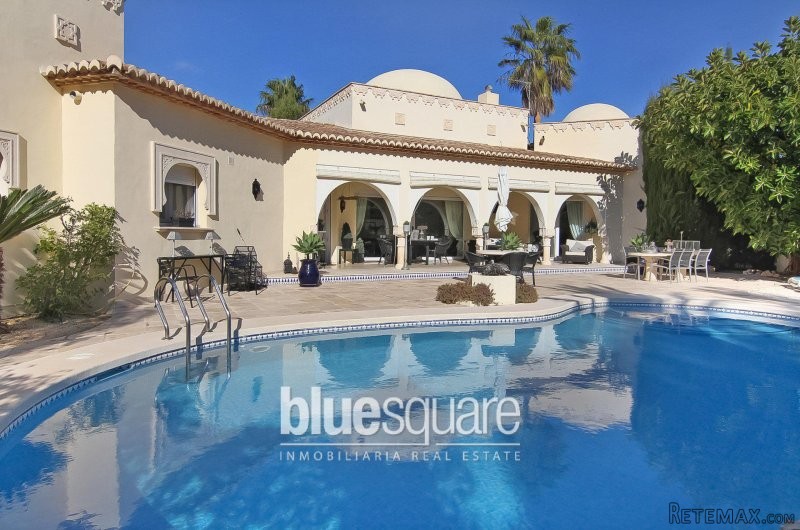 Stunning 4 bedroom villa in quite area..