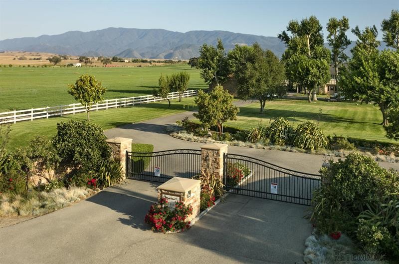 4 bedroom House For Sale: 3720 Baseline.. - 2