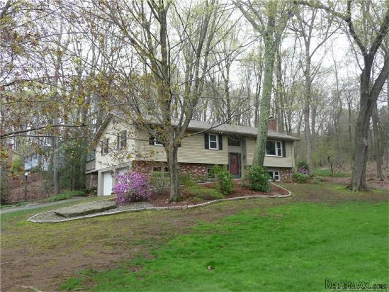 3 Bedrooms - Raised Ranch - CT - For.. - 2