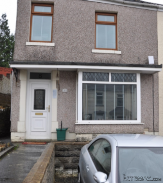 3 bedroom, End Of Terrace House house..