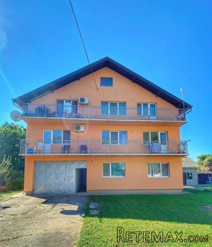 Prodaja kuce sa vise stanova i garazom Indjija