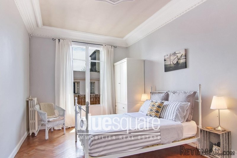 Stylish 1 bedroom top floor apartment.. - 2
