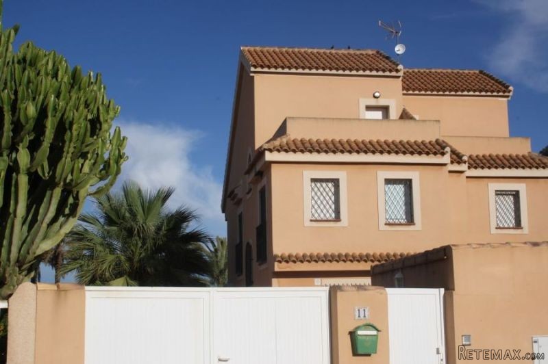 Semi Detached for sale in Los Urrutias