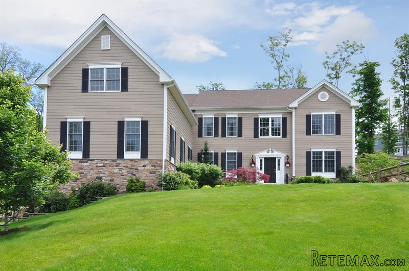 4 bedroom House For Sale: 13 Cheshire..