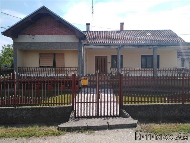 Odlicna kuca za porodicu Aleksandrovac-Žabari
