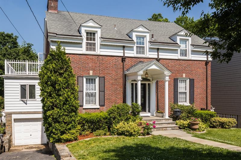 4 bedroom House For Sale: 113 Bella..
