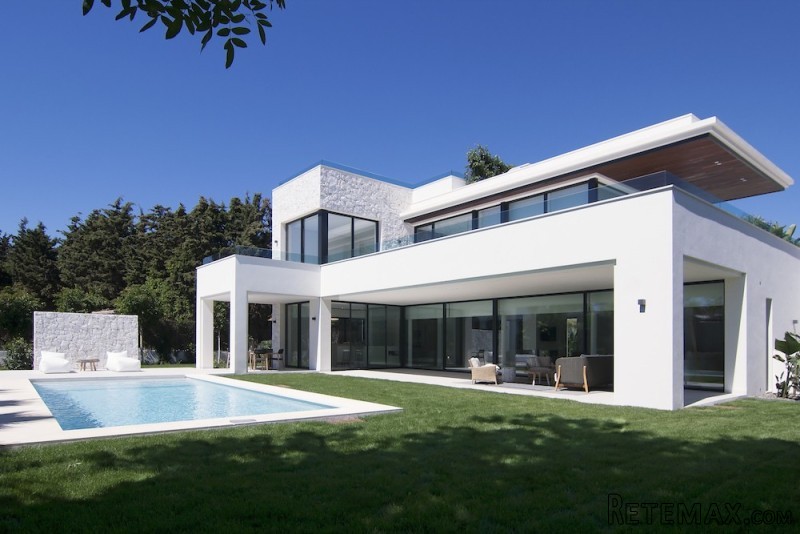 4 Bedrooms - Villa - Malaga - For Sale