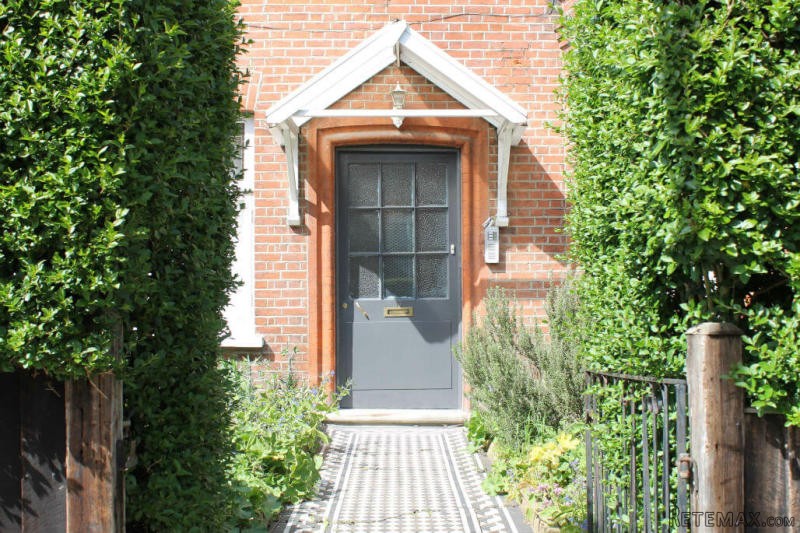 2nd Floor Flat, 17 Aberdare Gardens